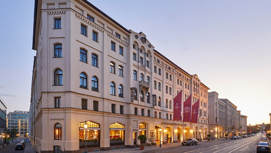 Hotel Vier Jahreszeiten Muenchen